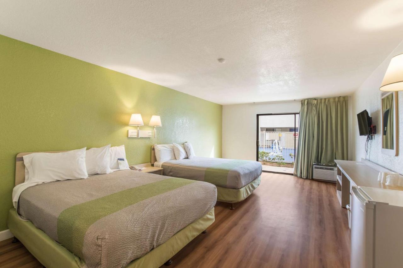 Motel 6 Hemet Kültér fotó