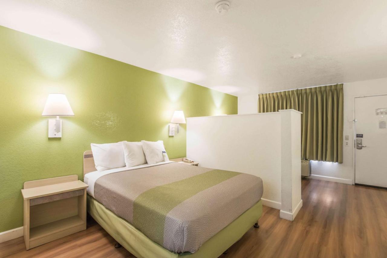 Motel 6 Hemet Kültér fotó