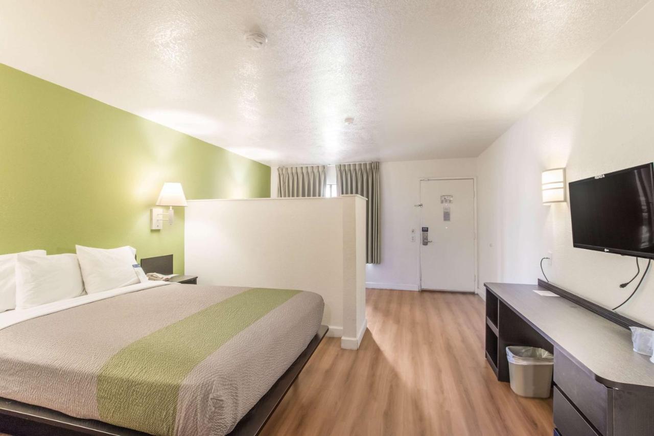 Motel 6 Hemet Kültér fotó