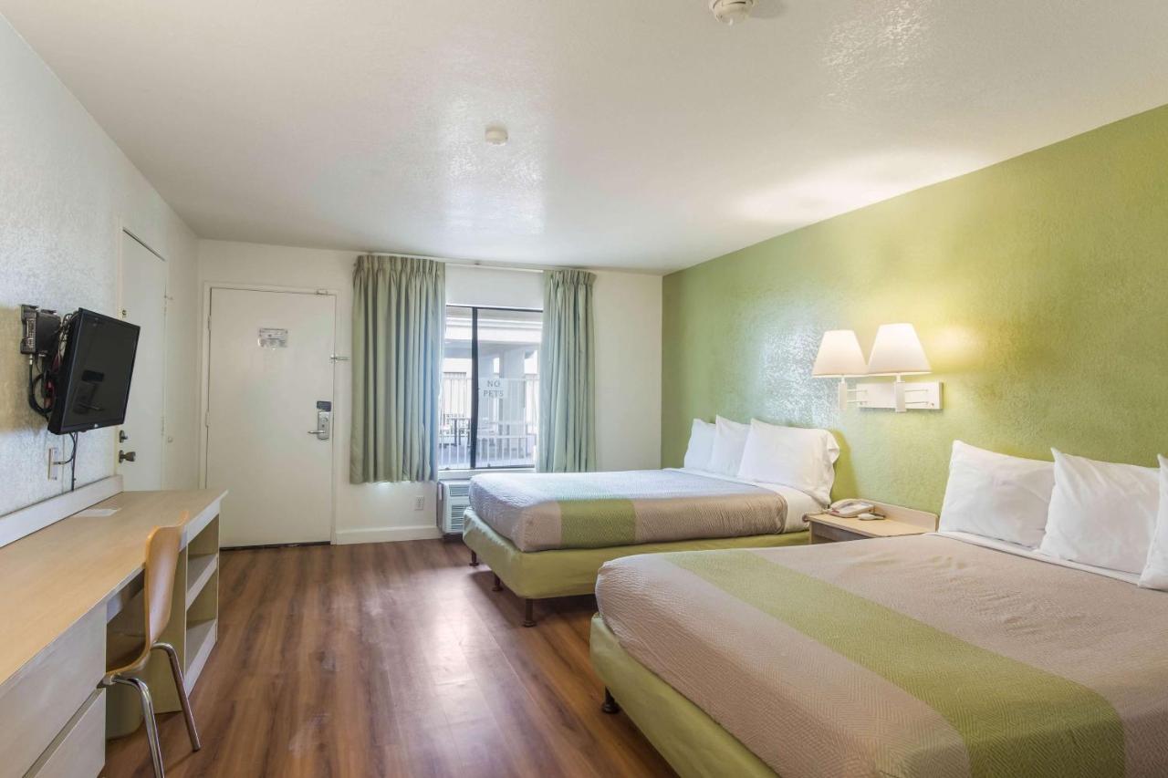 Motel 6 Hemet Kültér fotó